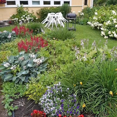 Aliise Garden Vakantiehuis *