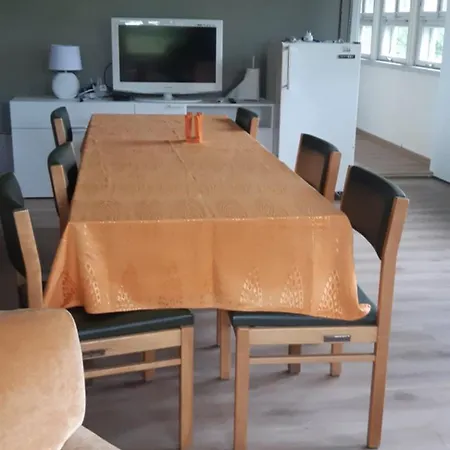 Aliise Garden Vakantiehuis